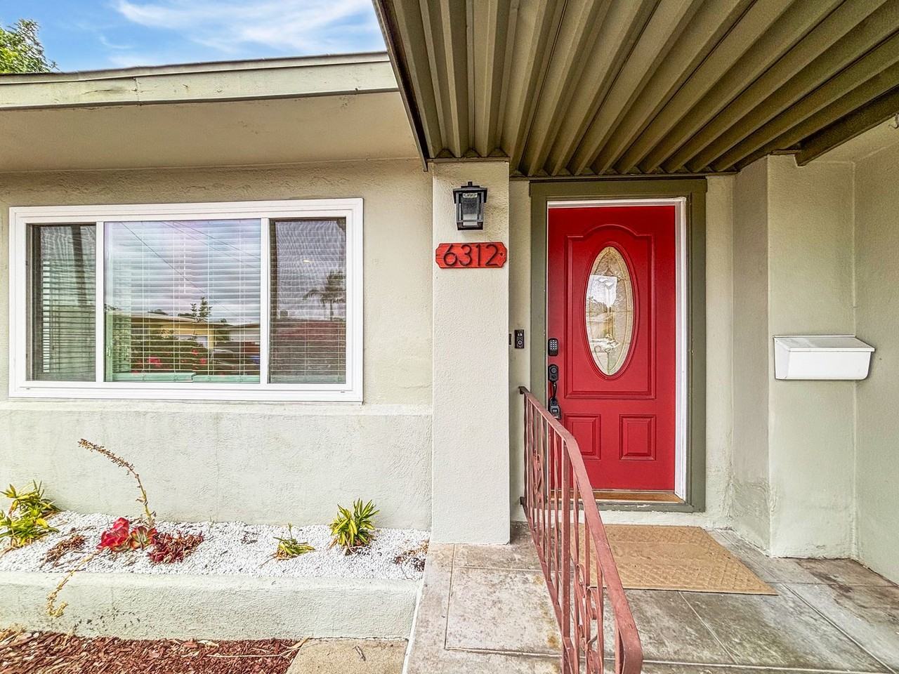 6312 Cleo St - Photo 2 of 35