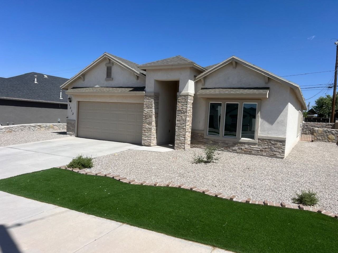 1313 Meadow Rd - Photo 2 of 36