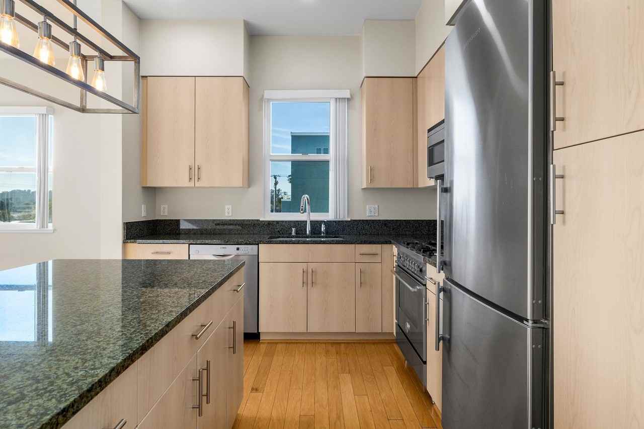 1066 41st Ave - Photo 6 of 23