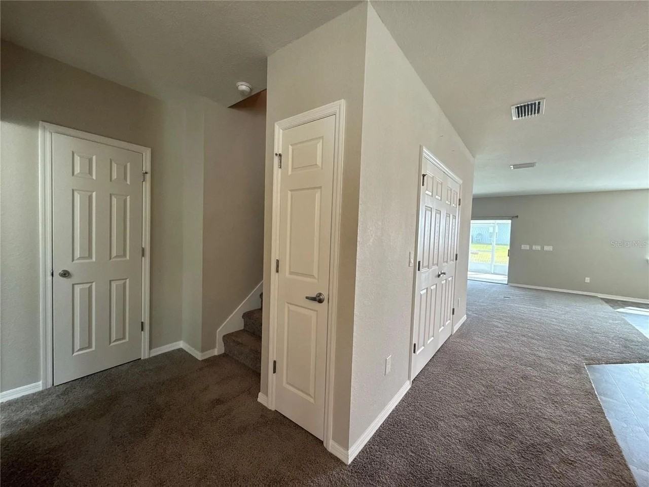 9015 Se 41st Court Rd - Photo 2 of 34