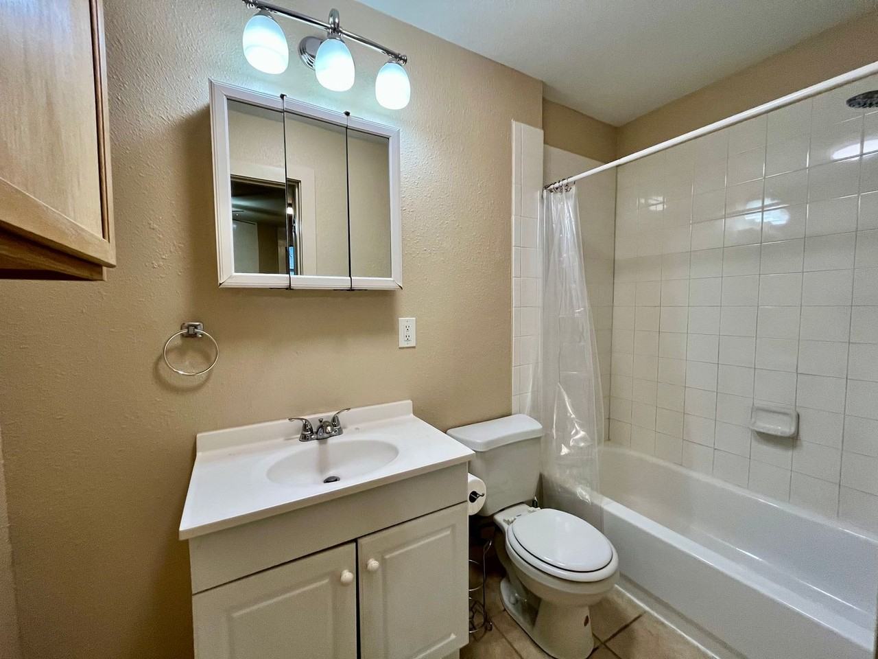 301 Amarillo St - Photo 5 of 10