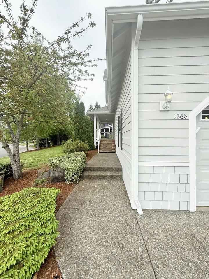 1268 Ne Cameo Ct - Photo 4 of 28
