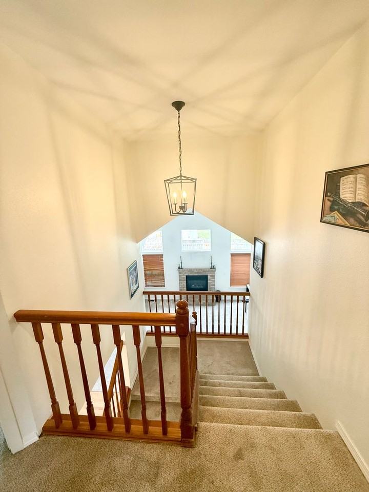 1268 Ne Cameo Ct - Photo 6 of 28