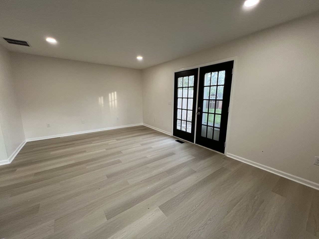 1118 Cambridge Ct #1118 - Photo 4 of 18