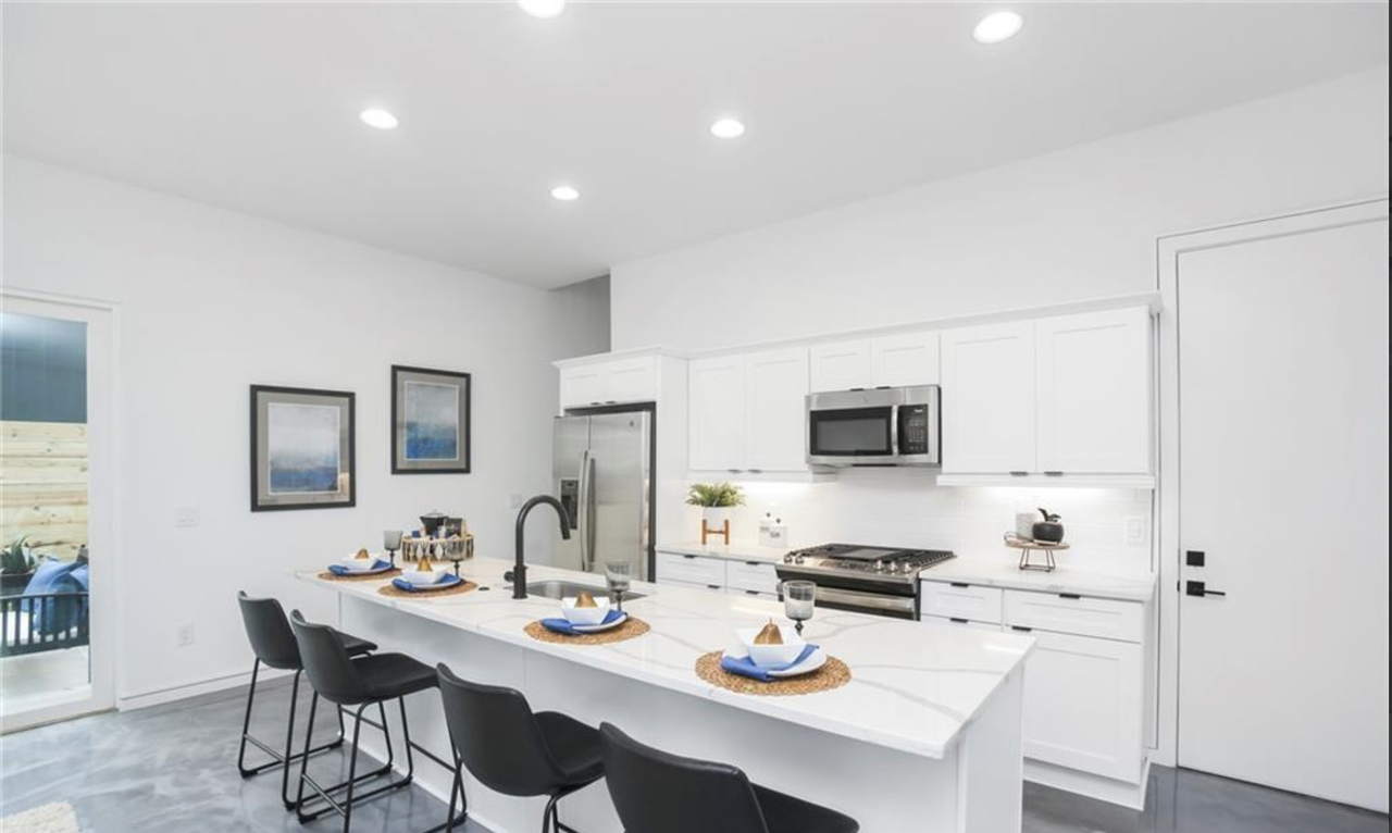 2108 Roslyn Ave #NA - Photo 7 of 22
