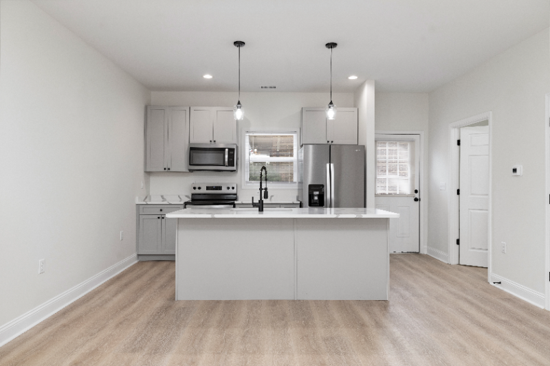 619 N Main St - Photo 4 of 25