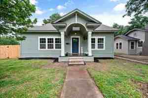 featured image of 1505 Woodlawn Ave