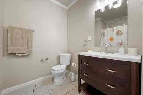 1505 Woodlawn Ave - Photo 3 of 17