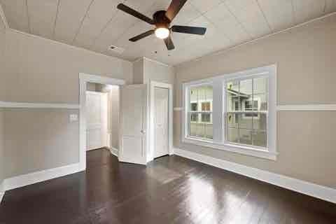 1505 Woodlawn Ave - Photo 5 of 17