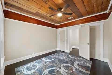 1505 Woodlawn Ave - Photo 7 of 17