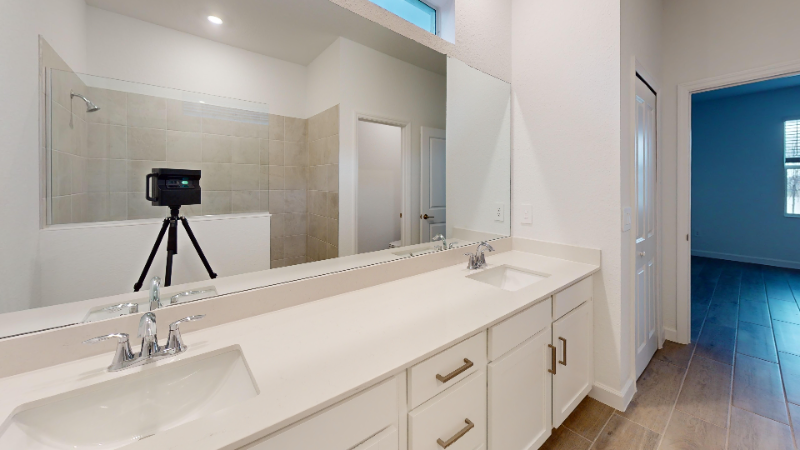 7955 Lakes Edge Ln - Photo 2 of 25