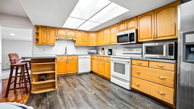 5001 Overdowns Dr - Photo 3 of 15