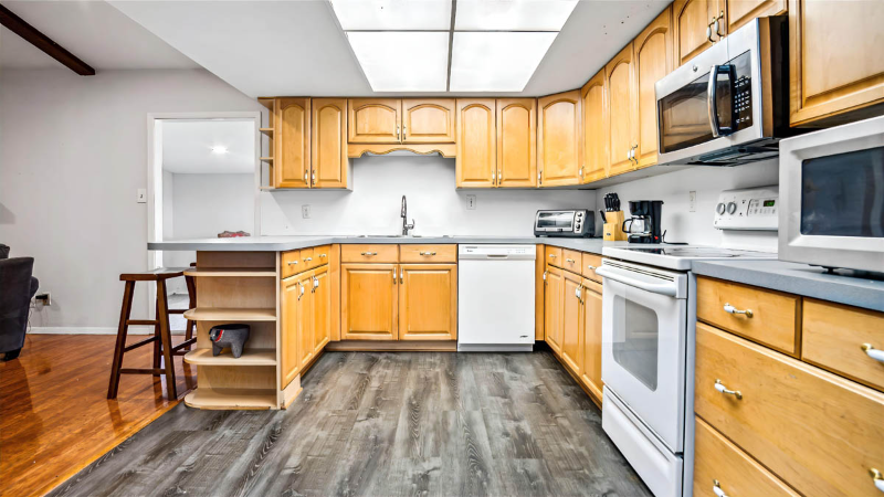 5001 Overdowns Dr - Photo 4 of 15