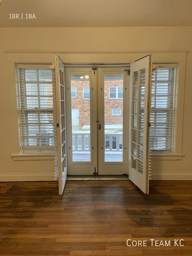 3433 Central St #301 - Photo 2 of 11