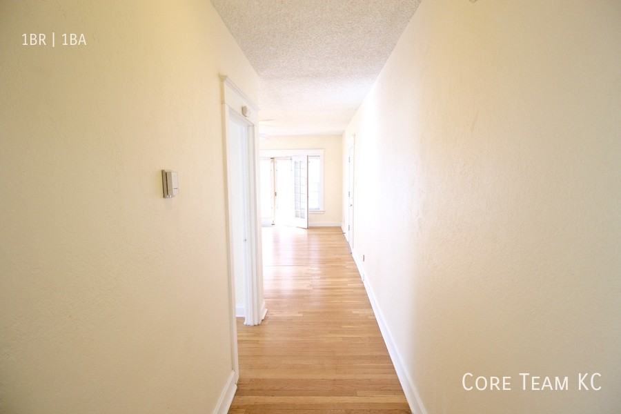 3433 Central St #301 - Photo 3 of 11