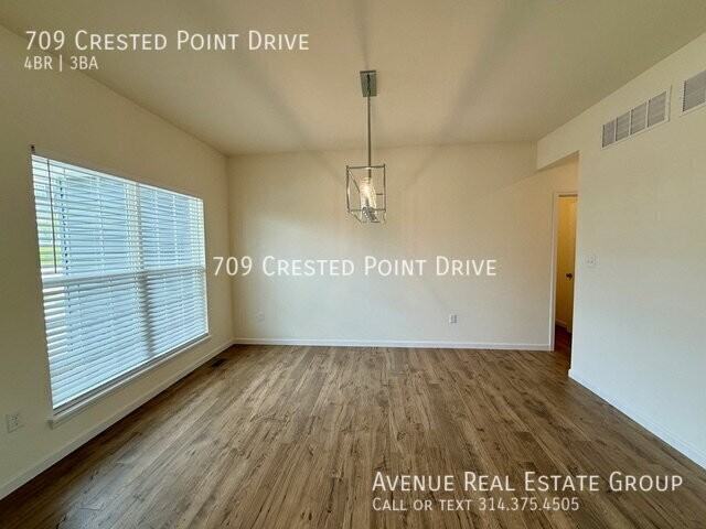 709 Crested Point Dr - Photo 2 of 22