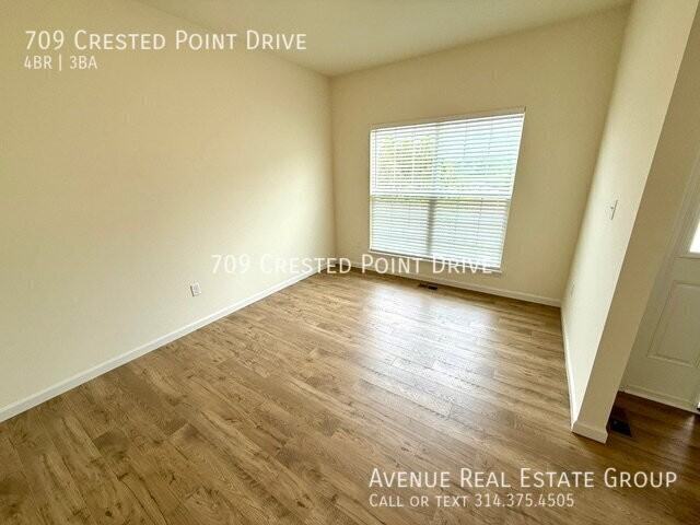 709 Crested Point Dr - Photo 3 of 22
