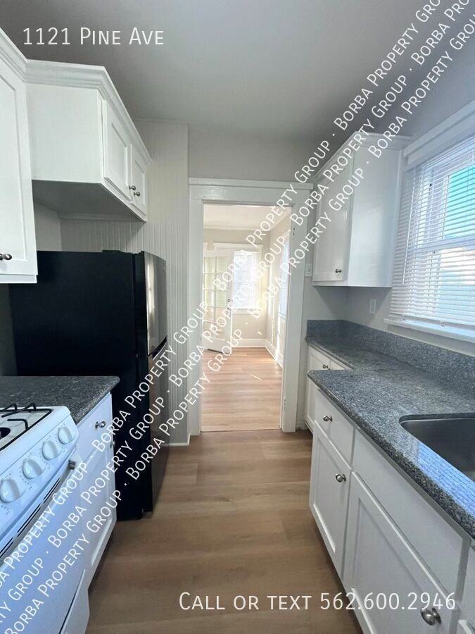 1121 Pine Ave - Photo 2 of 8