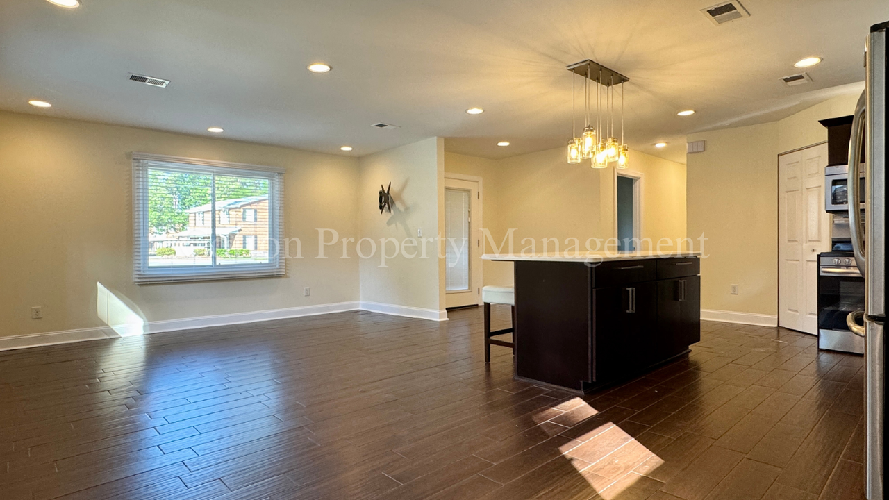 366 Lullwater Drive - Photo 6 of 30