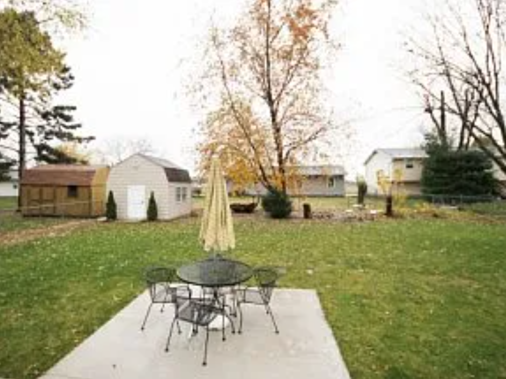 344 Cheryl Dr - Photo 2 of 4