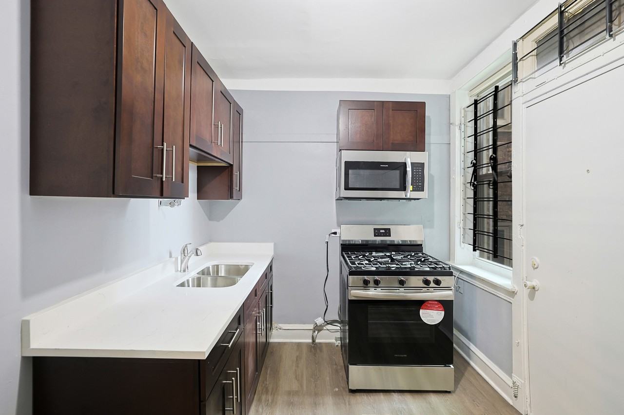 1401 W 80th St - Photo 5 of 23