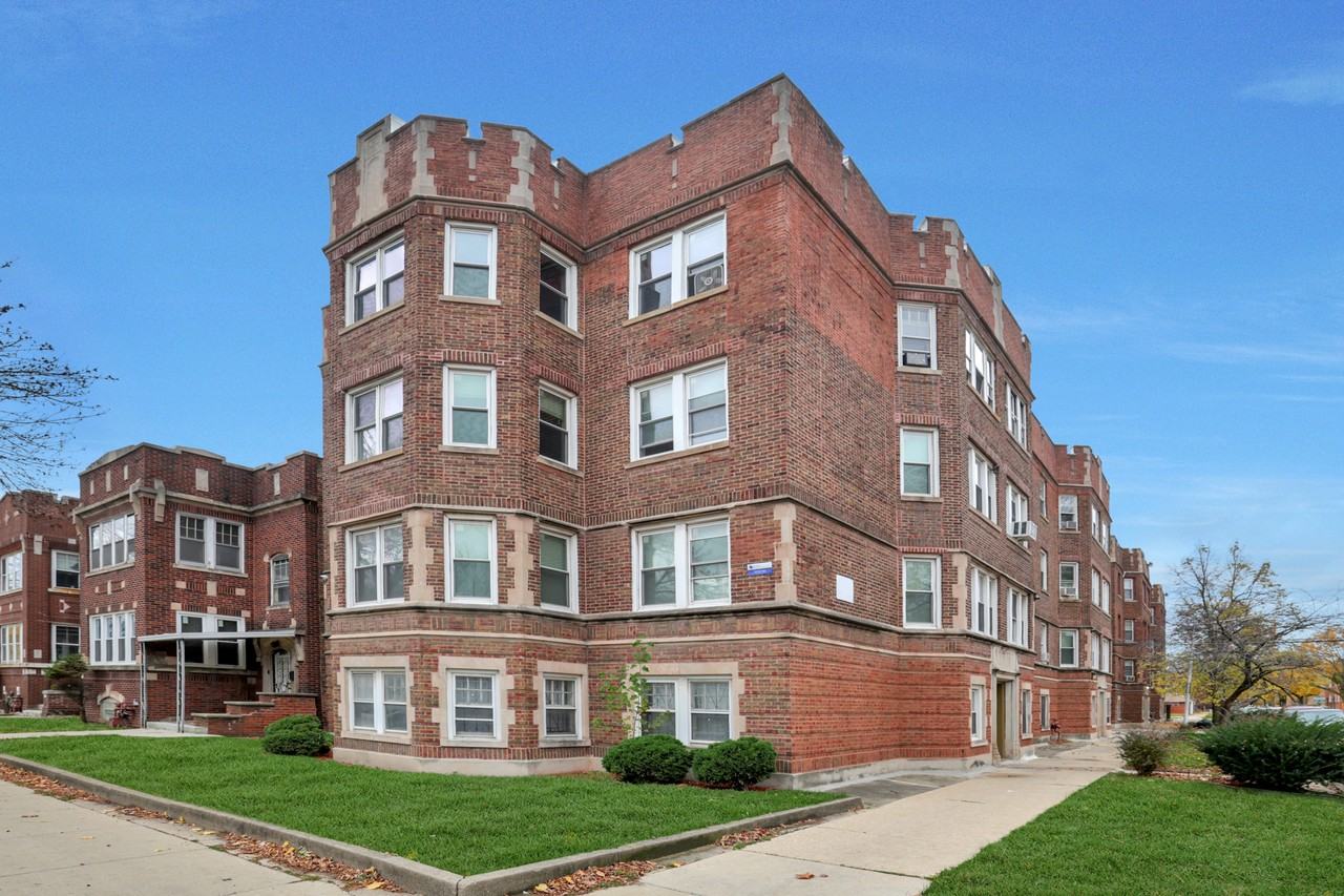 1401 W 80th St - Photo 7 of 23