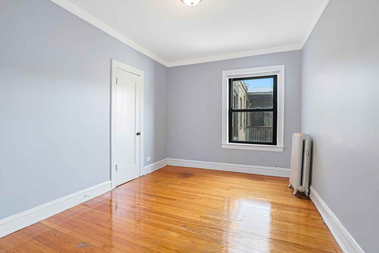 7955 S Paulina St - Photo 5 of 8