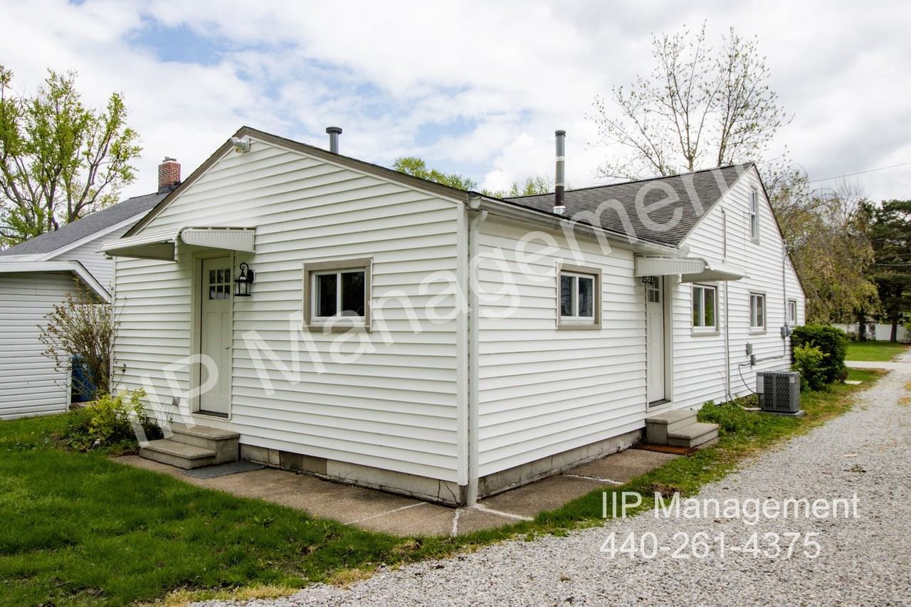 5630 Park St - Photo 3 of 21