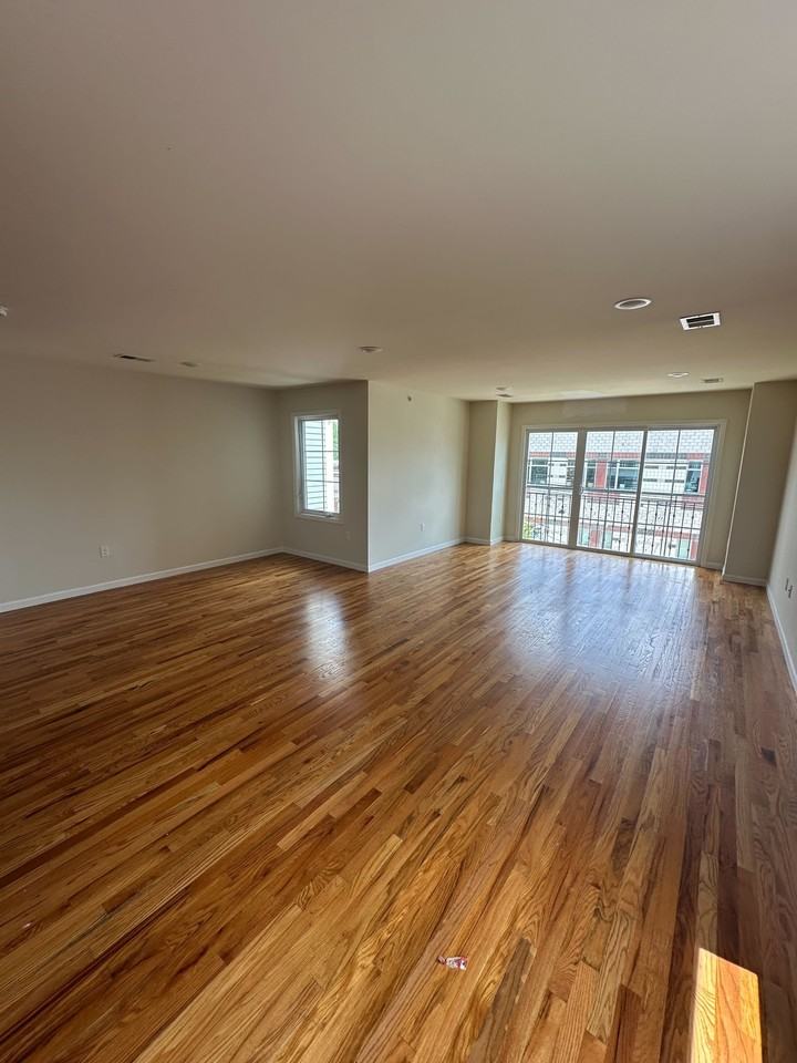 718 Summer Ave #1 - Photo 2 of 8