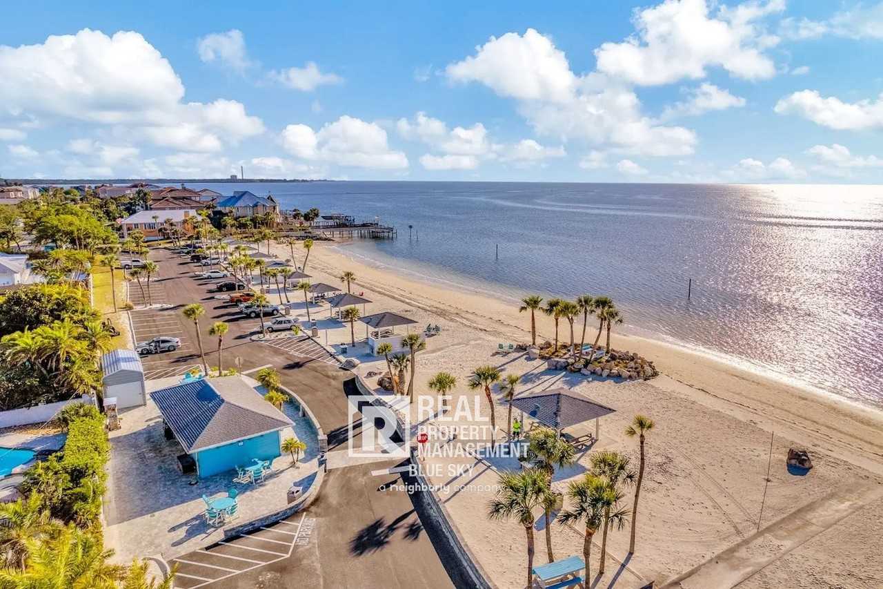 4439 Reeves Rd - Photo 2 of 39