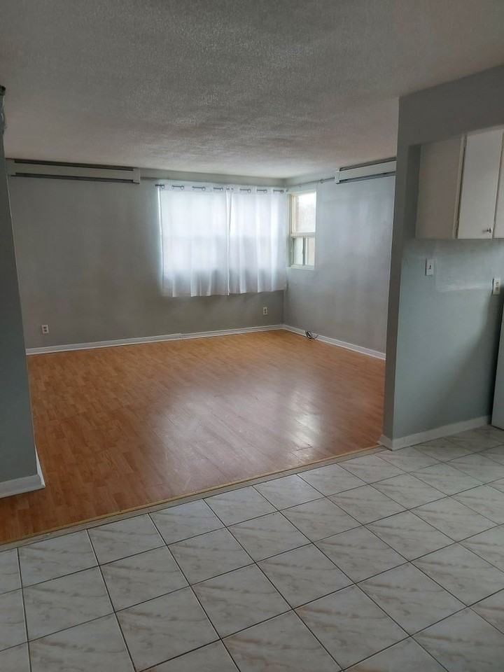 110 King Edward Ave - Photo 2 of 8