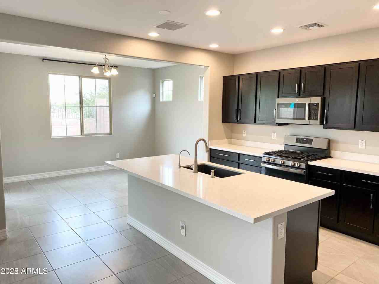 20278 E Domingo Rd - Photo 5 of 34