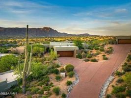 featured image of 9898 E Graythorn Dr