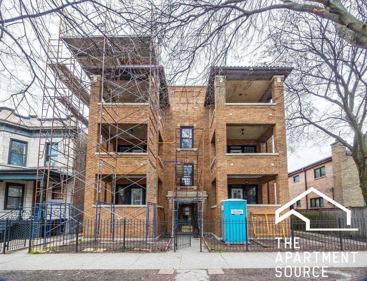 4410 N Greenview Ave #3S - Photo 2 of 8