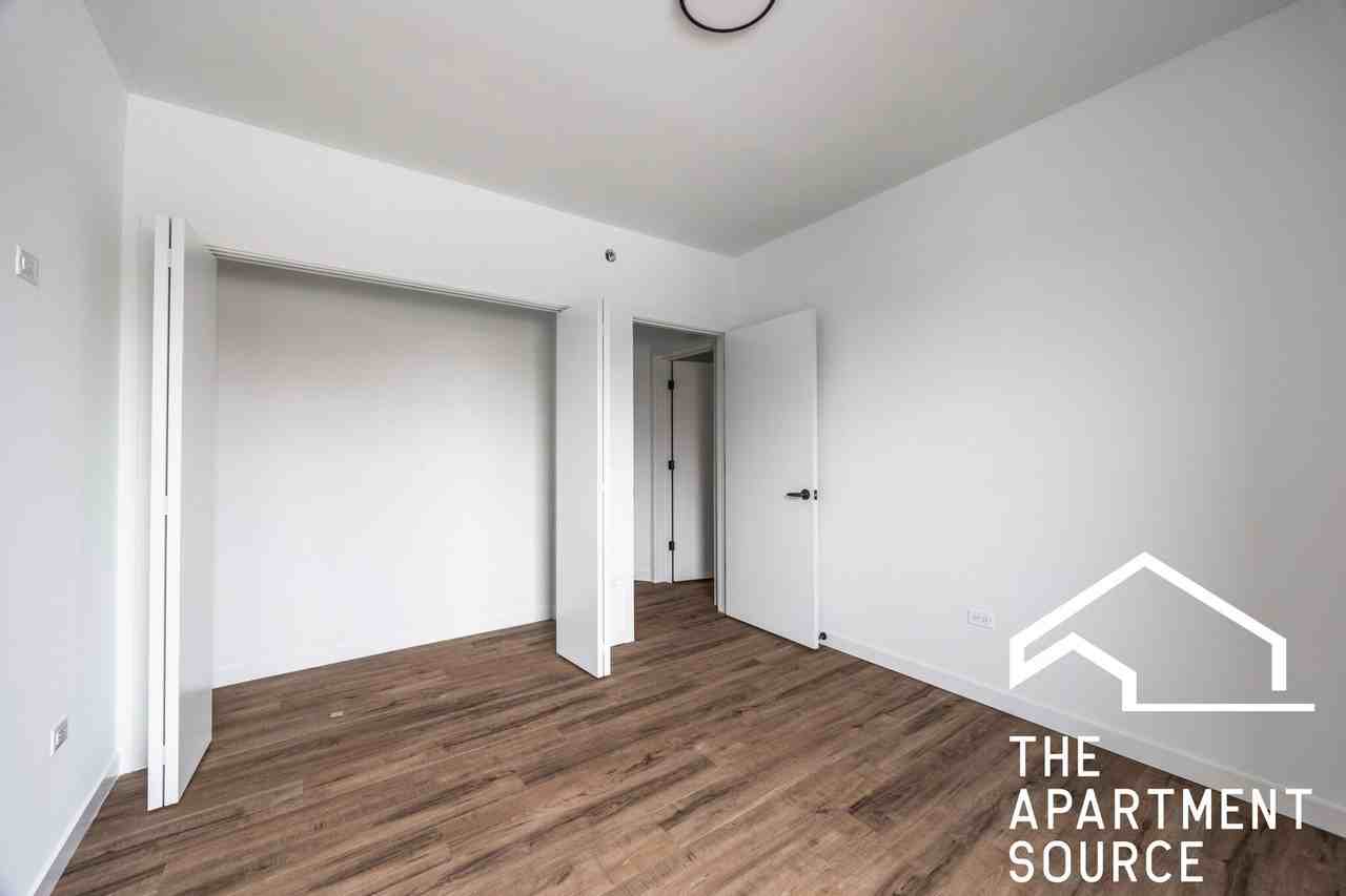 4410 N Greenview Ave #3S - Photo 7 of 8