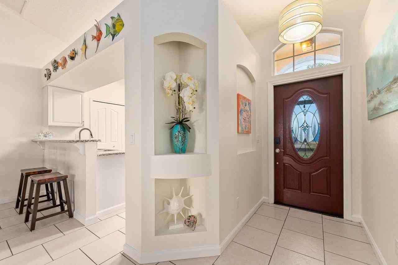 1301 Carlton Ct - Photo 4 of 8