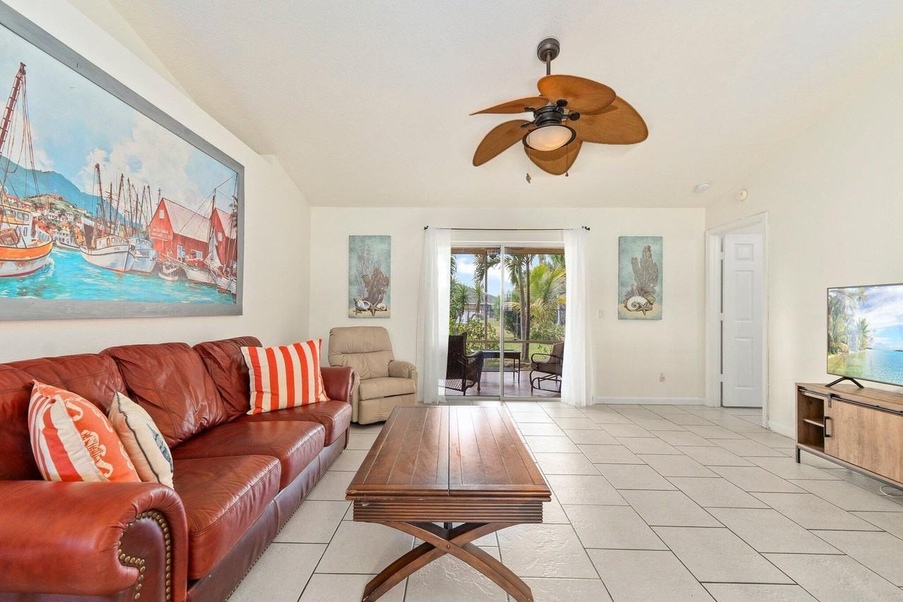 1301 Carlton Ct - Photo 5 of 8