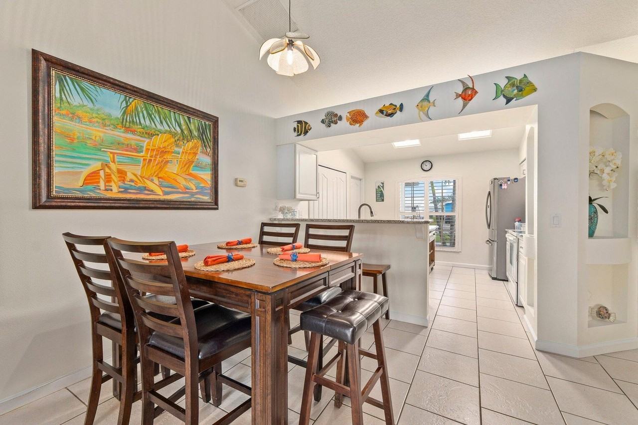 1301 Carlton Ct - Photo 6 of 8