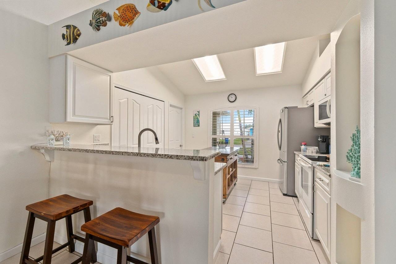 1301 Carlton Ct - Photo 7 of 8