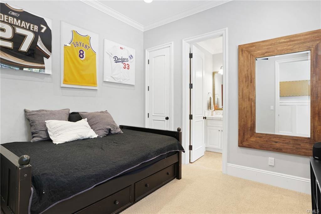 1836 Port Stanhope Pl - Photo 2 of 8