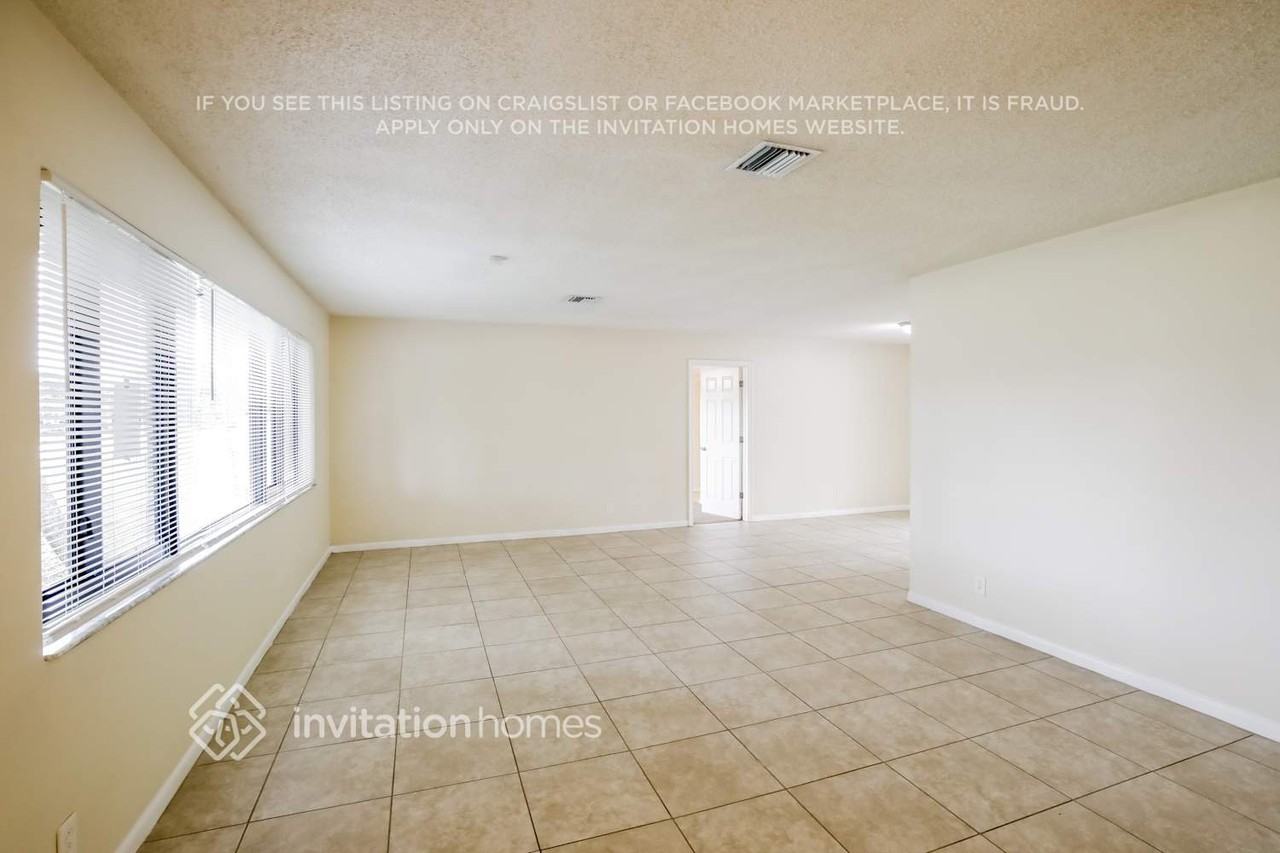 941 Sw 75th Ter - Photo 3 of 17