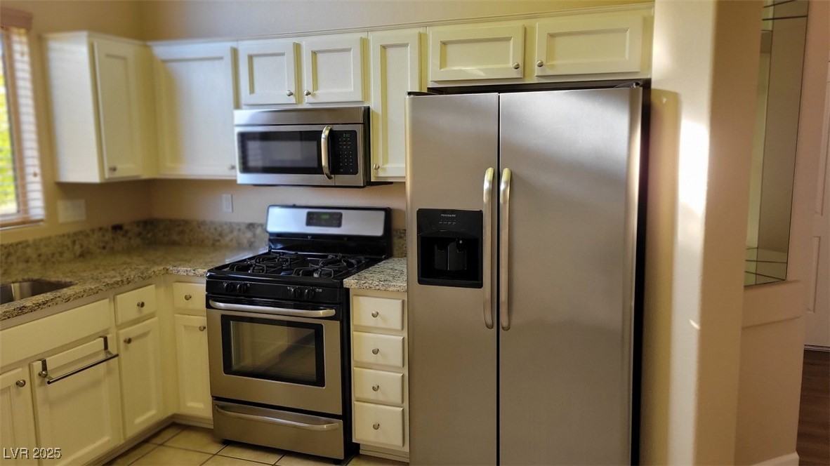 10420 Sawmill Ave - Photo 6 of 15