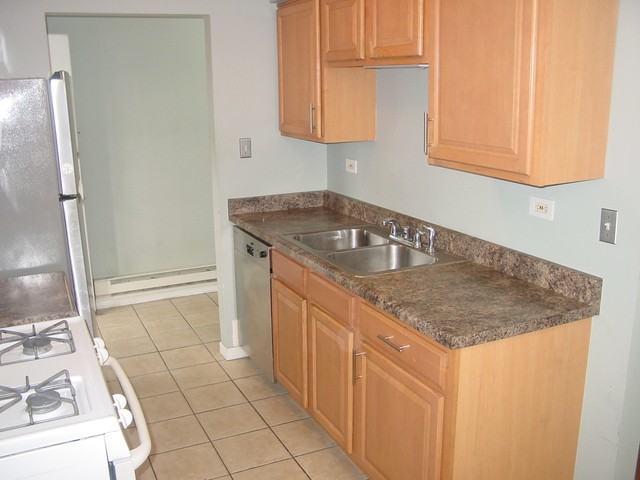 1810 W Hatherleigh Ct - Photo 3 of 18