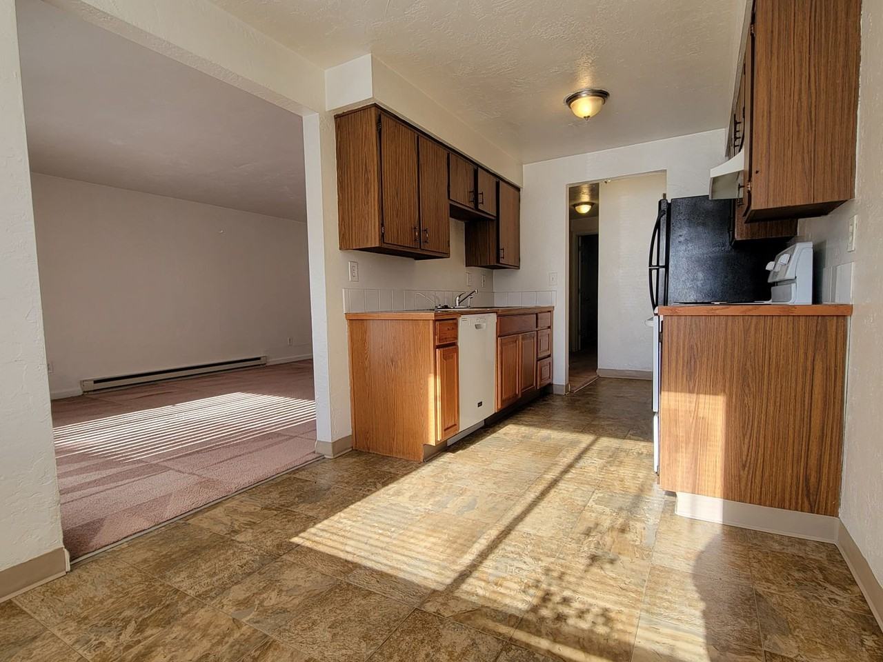 450-Chandelle Apartments - Photo 4 of 44