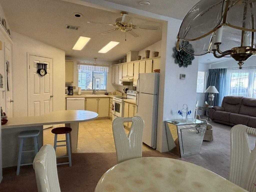 617 Webb Way - Photo 6 of 15