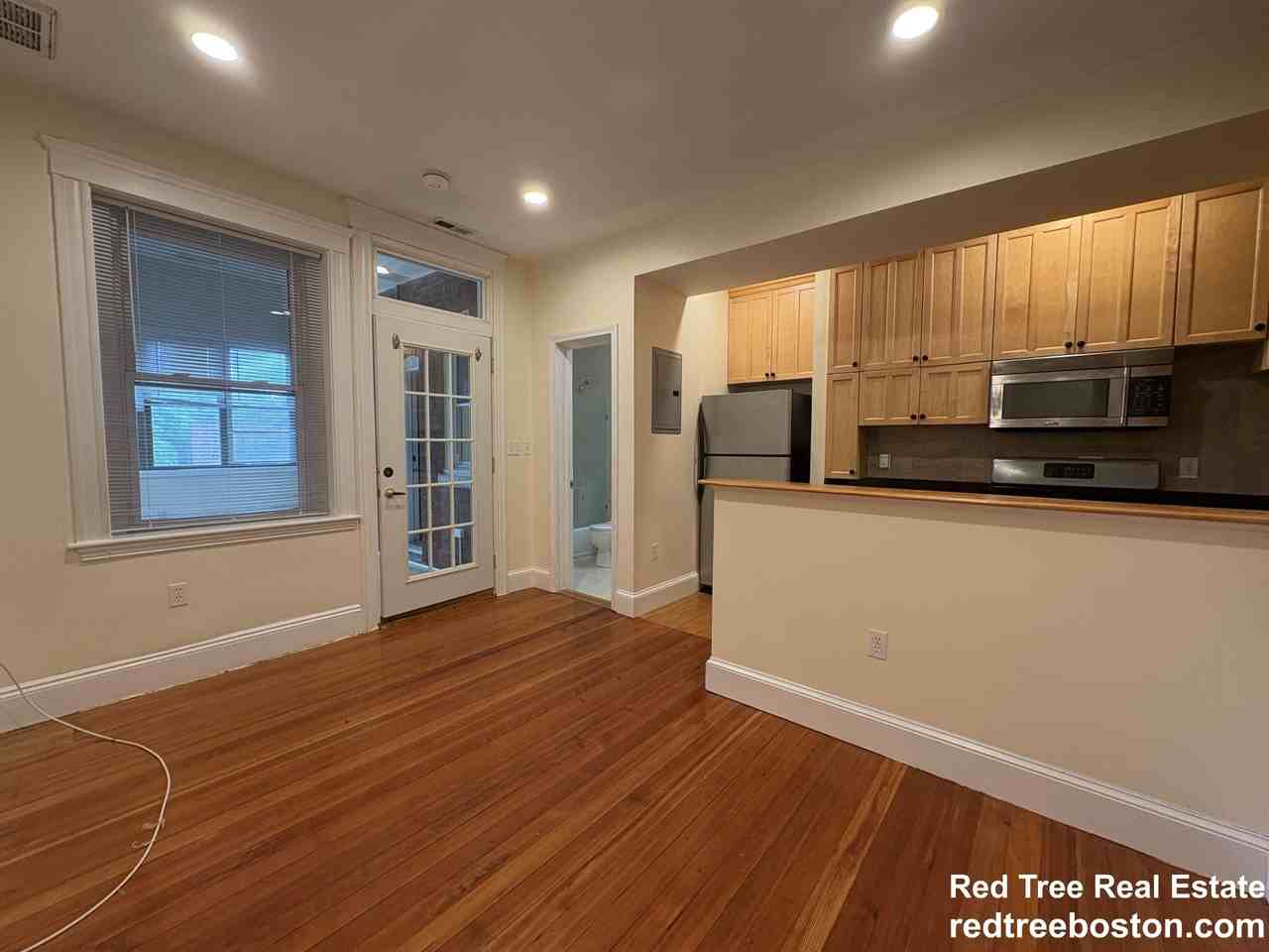 191 Winthrop Rd #6 - Photo 4 of 41