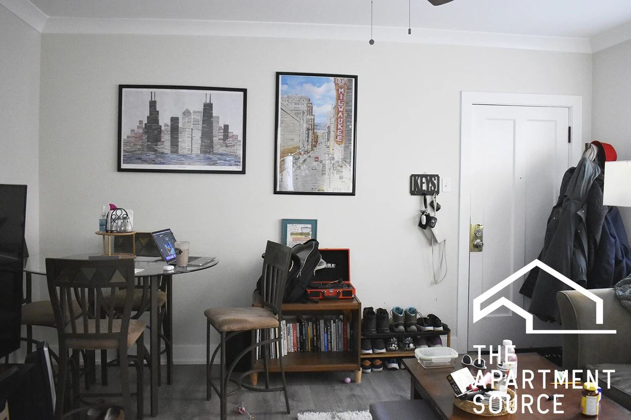 N Greenview Ave #1E - Photo 2 of 12