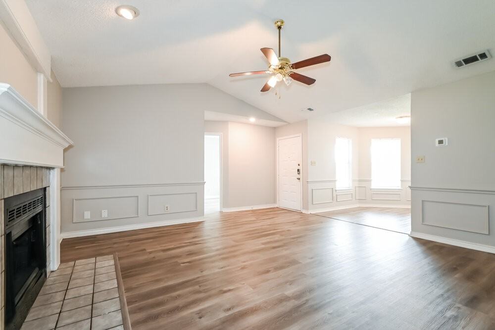 1311 Mallard Dr - Photo 3 of 16