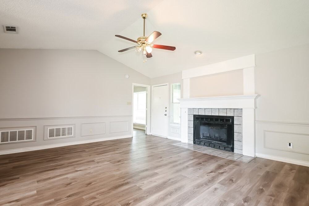 1311 Mallard Dr - Photo 5 of 16