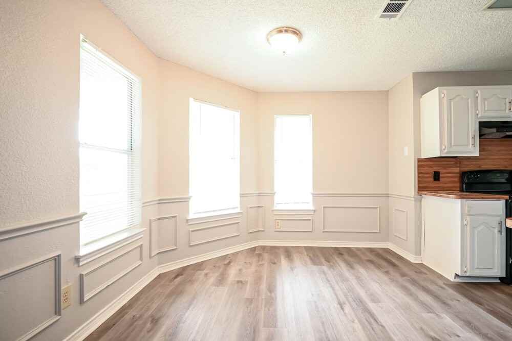 1311 Mallard Dr - Photo 6 of 16